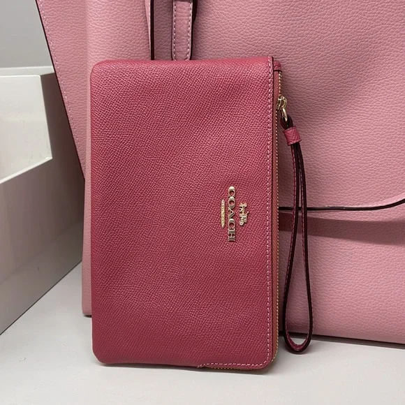 Coach Large Corner Zip Wristlet
IM/Rouge - Picture 11 of 16